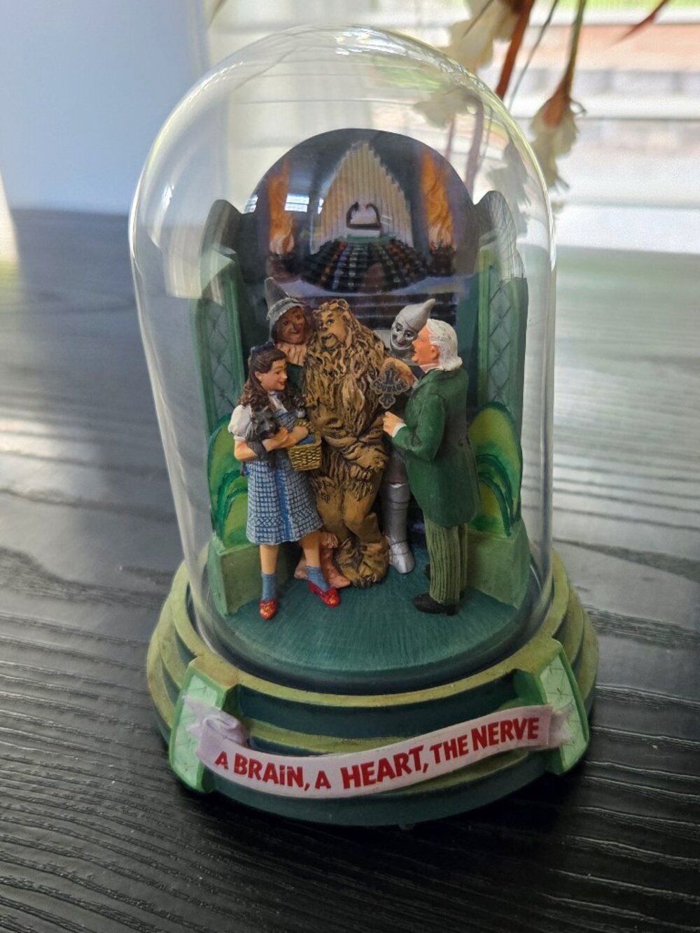 Limited Edition The Wizard Of Oz 1996 Domed Music Box A Brain A Heart The Nerve